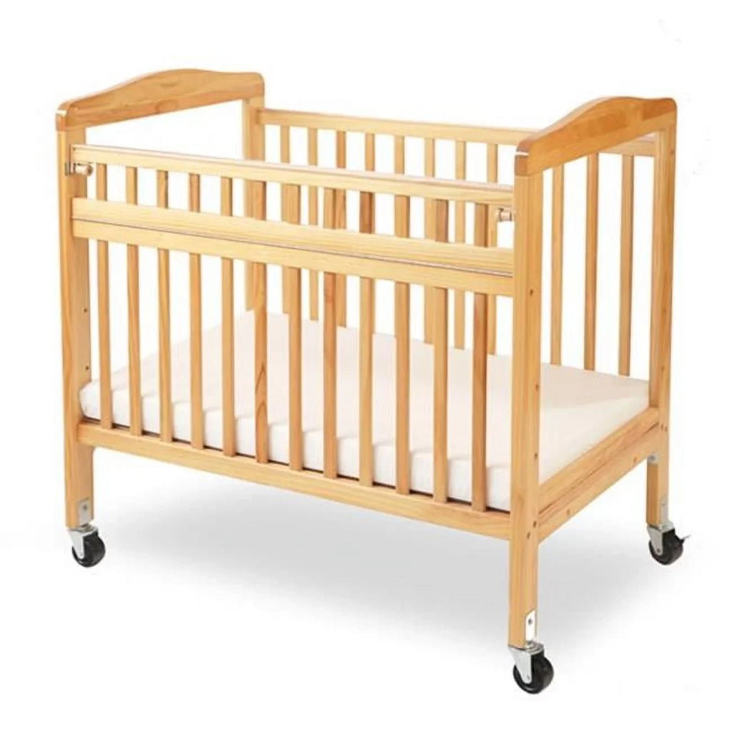 L.A. Baby Mini/Portable Non-folding Wooden Window Crib with Sizeafety Gate