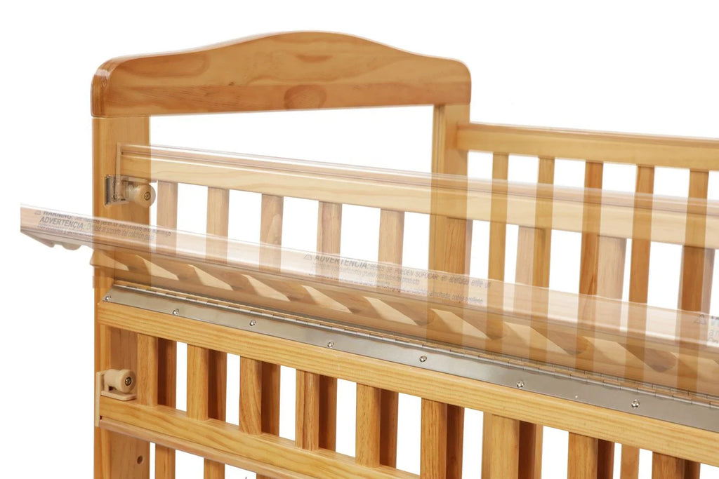 L.A. Baby Mini/Portable Non-folding Wooden Window Crib with Sizeafety Gate