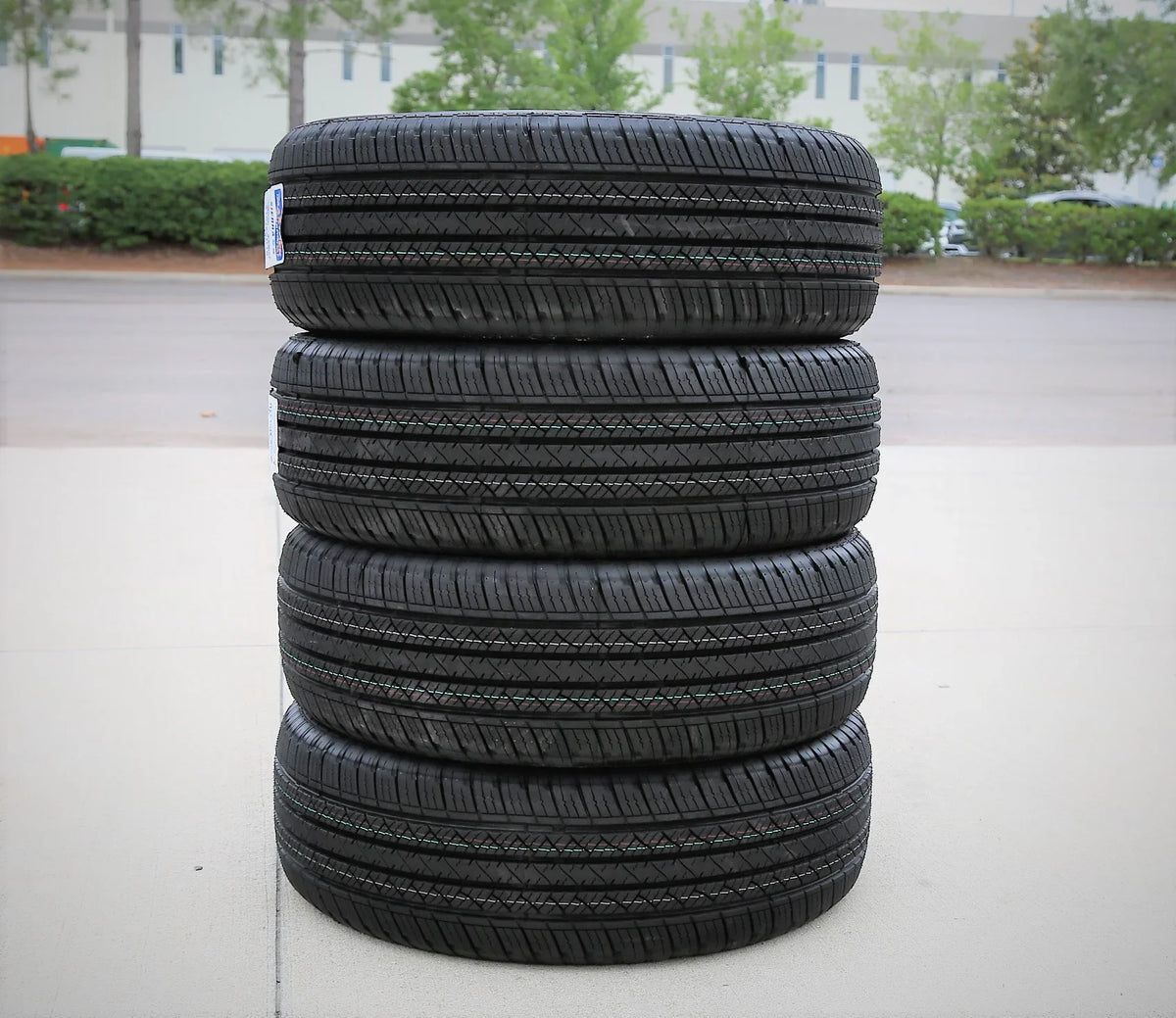Tire Maxtrek Sizeierra Size6 255/65R17 110Size ASize A/Size All Sizeeason Fits: 2004-08 Ford F-150 XLT, 2011-14 Ford F-150 XLT
